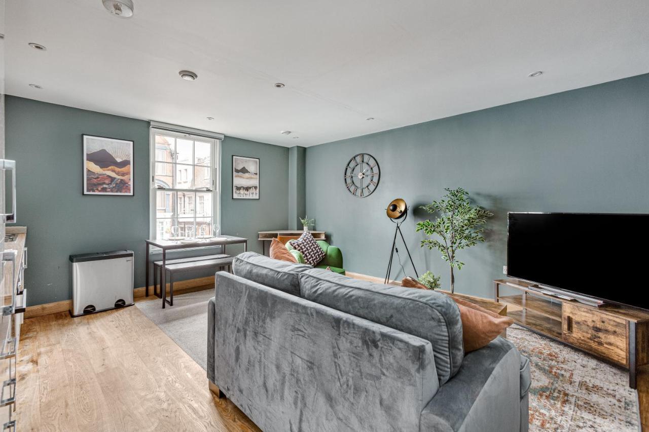Homely 2 Beds Apt Up To 5 Guests-Wifi By Tent Serviced Apartments Chertsey Exterior photo